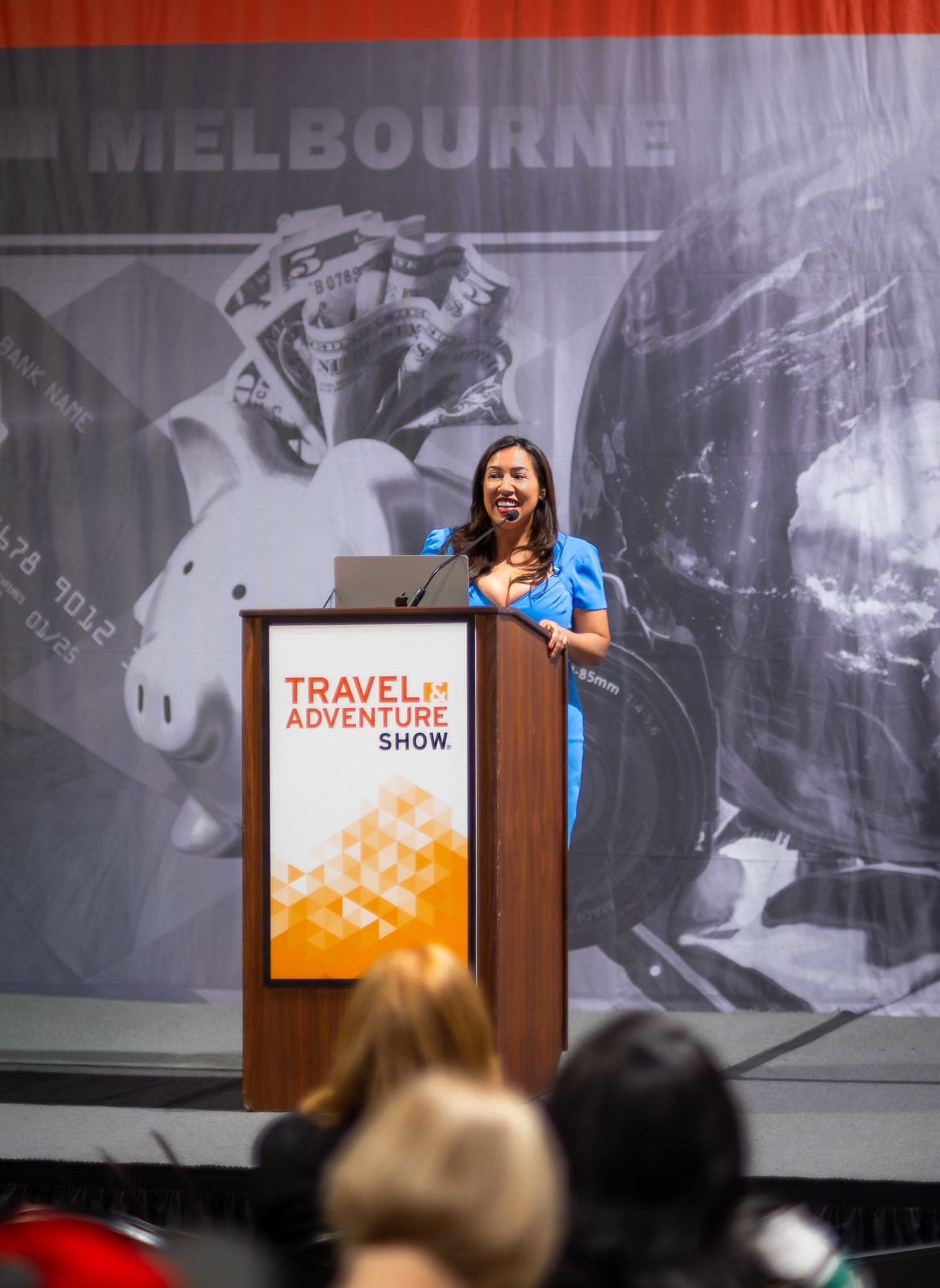 Jeannette Ceja en el LA Travel & Adventure Show