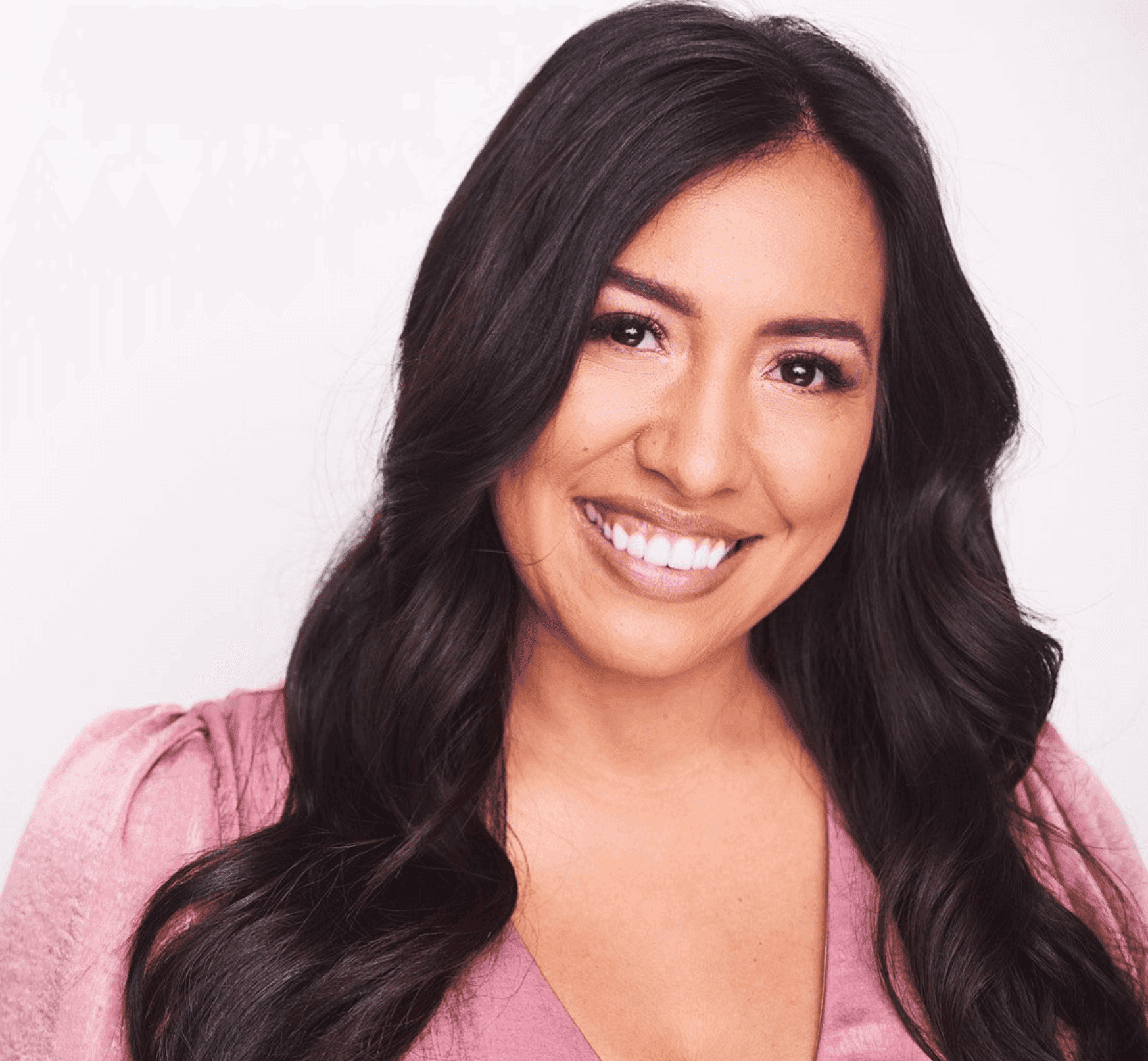 Reportaje de Take The Lead sobre la representación latinx en la conducción de programas de viajes